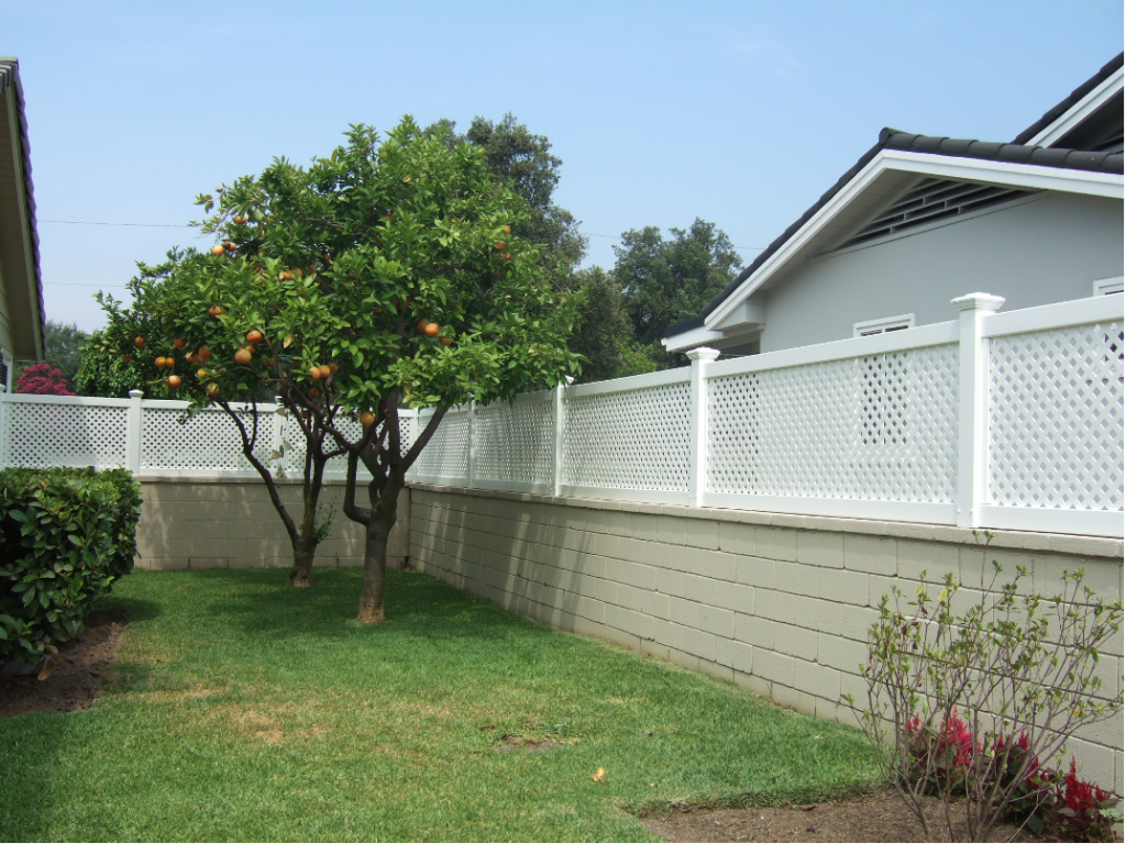 Types-of-Vinyl-Fence-Extensions