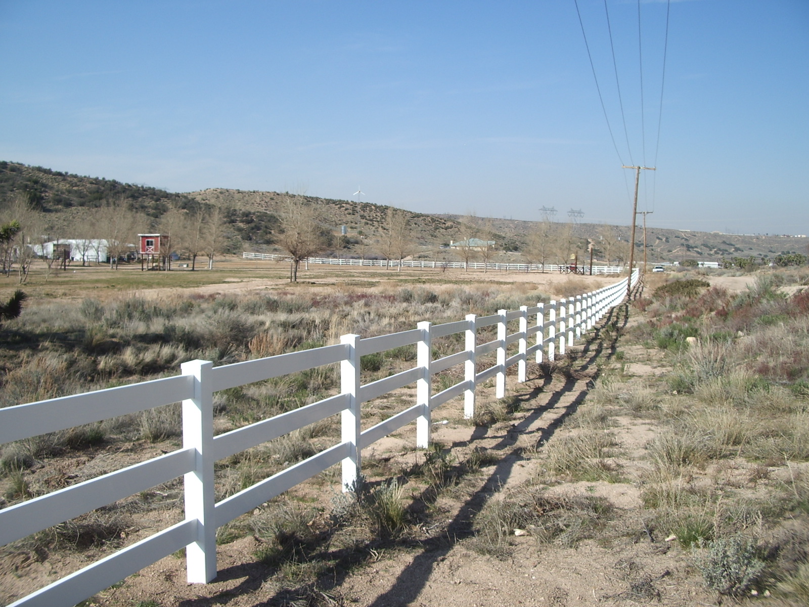 benefits of vinyl ranch rail fence