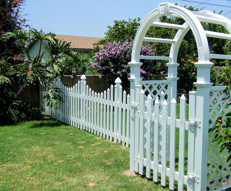 vinyl arched picket fences, scallop picket edit
